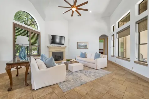 402 Zephyr Street Lakeway TX 78734