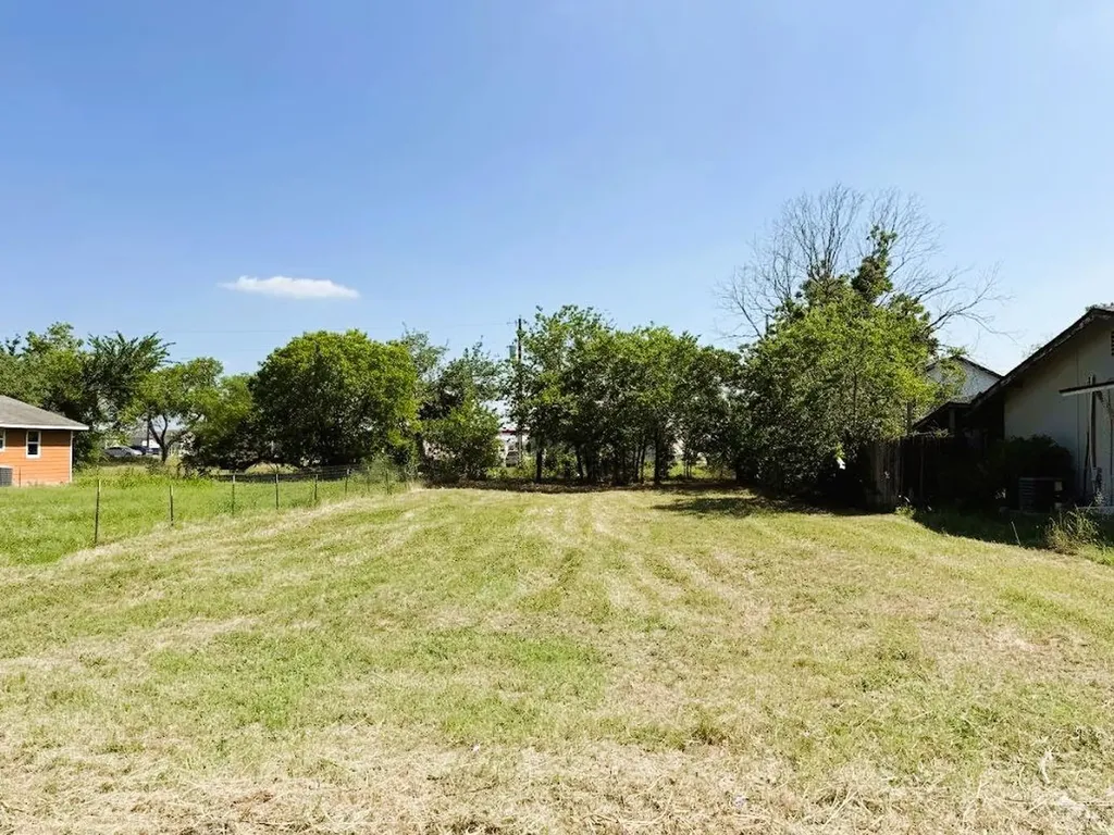 104 W Burton Street Manor TX 78653