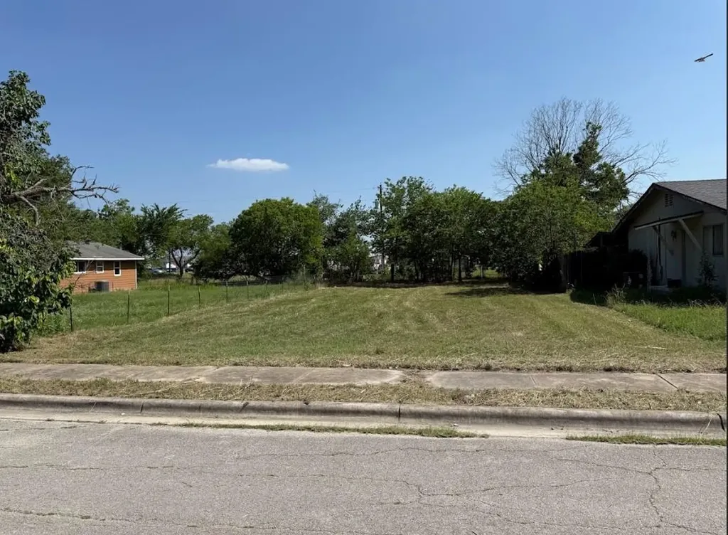 104 W Burton Street Manor TX 78653