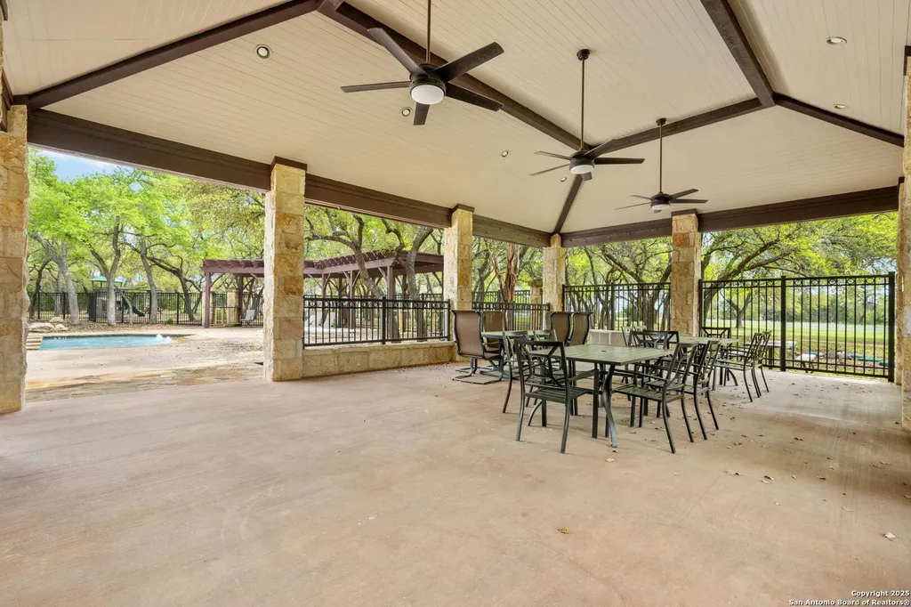 615 Caballo Trail Canyon Lake TX 78133