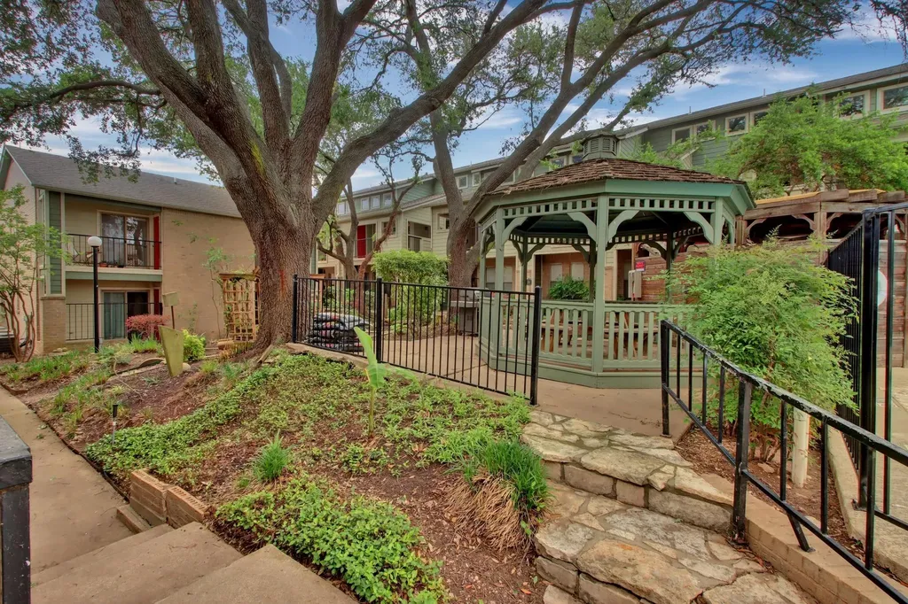 2104 Cullen Avenue Austin TX 78757