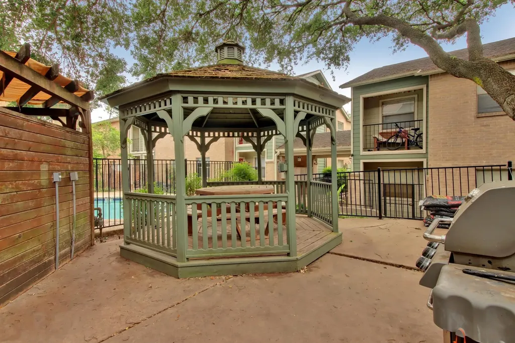 2104 Cullen Avenue Austin TX 78757