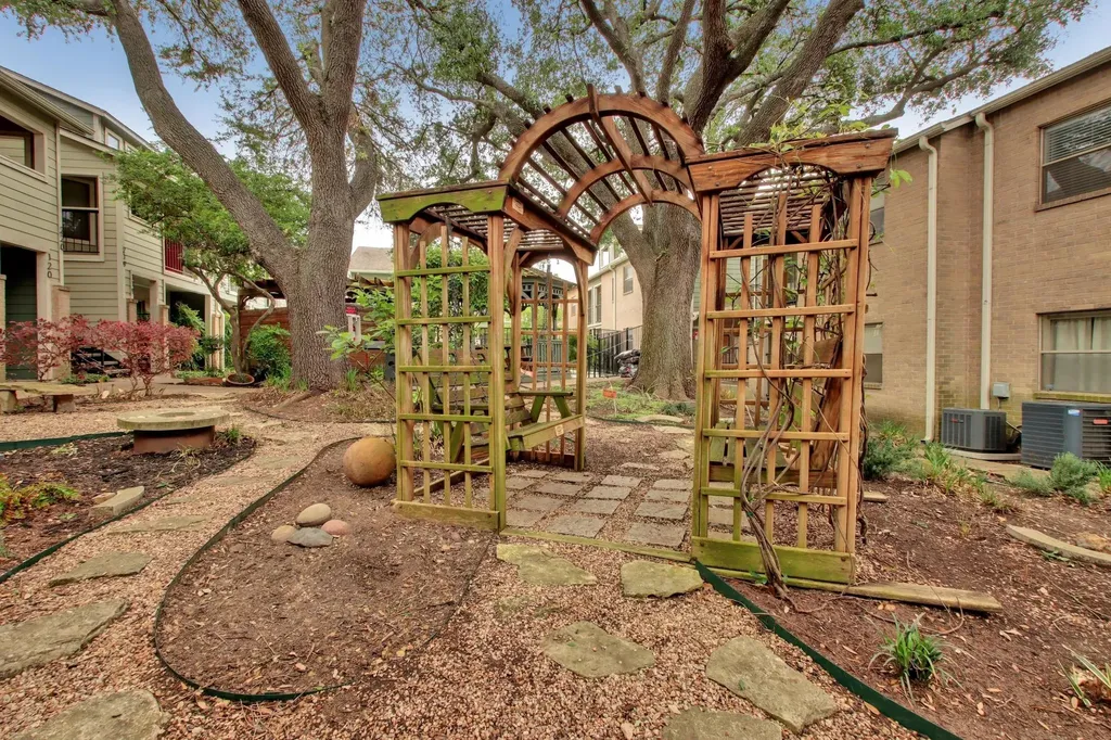 2104 Cullen Avenue Austin TX 78757