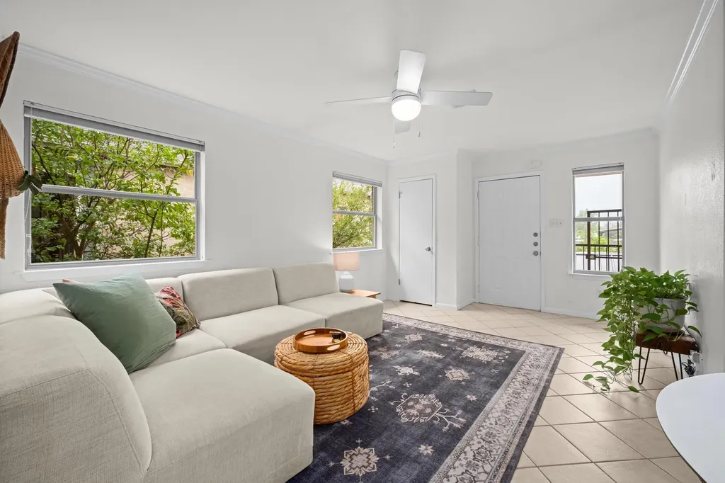 2104 Cullen Avenue Austin TX 78757