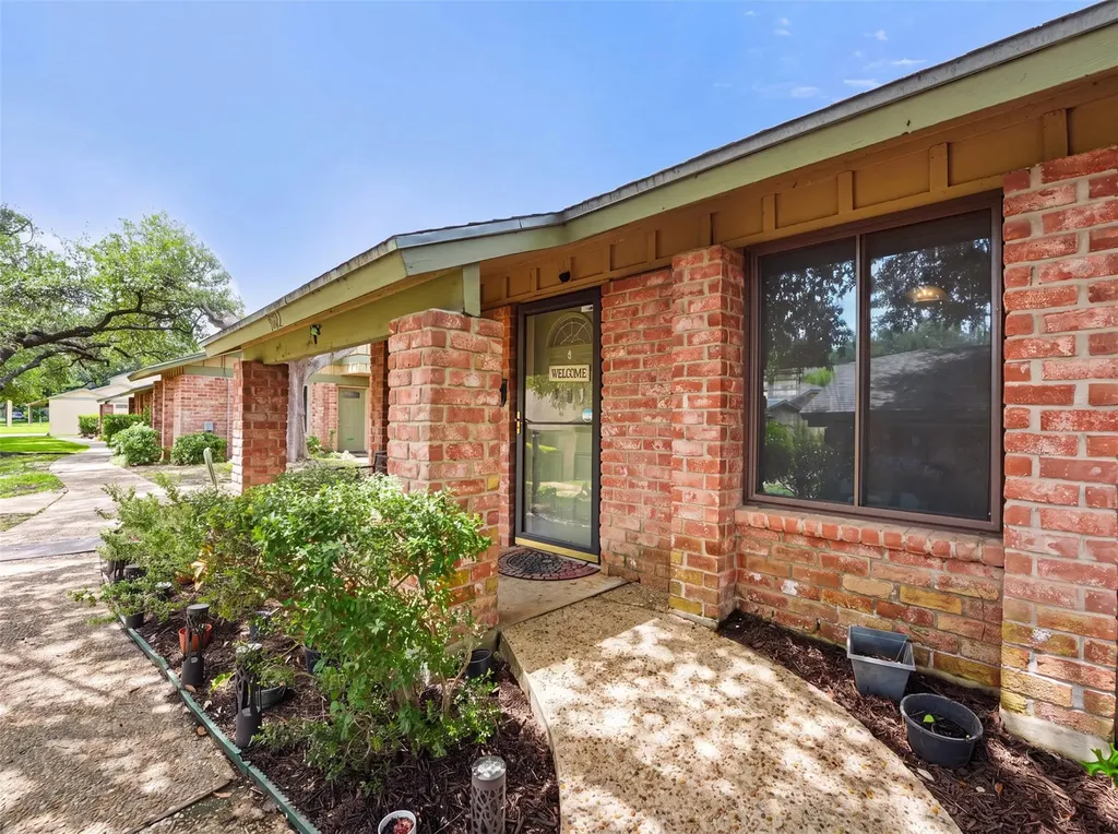 9622 Covey Ridge Lane Austin TX 78758