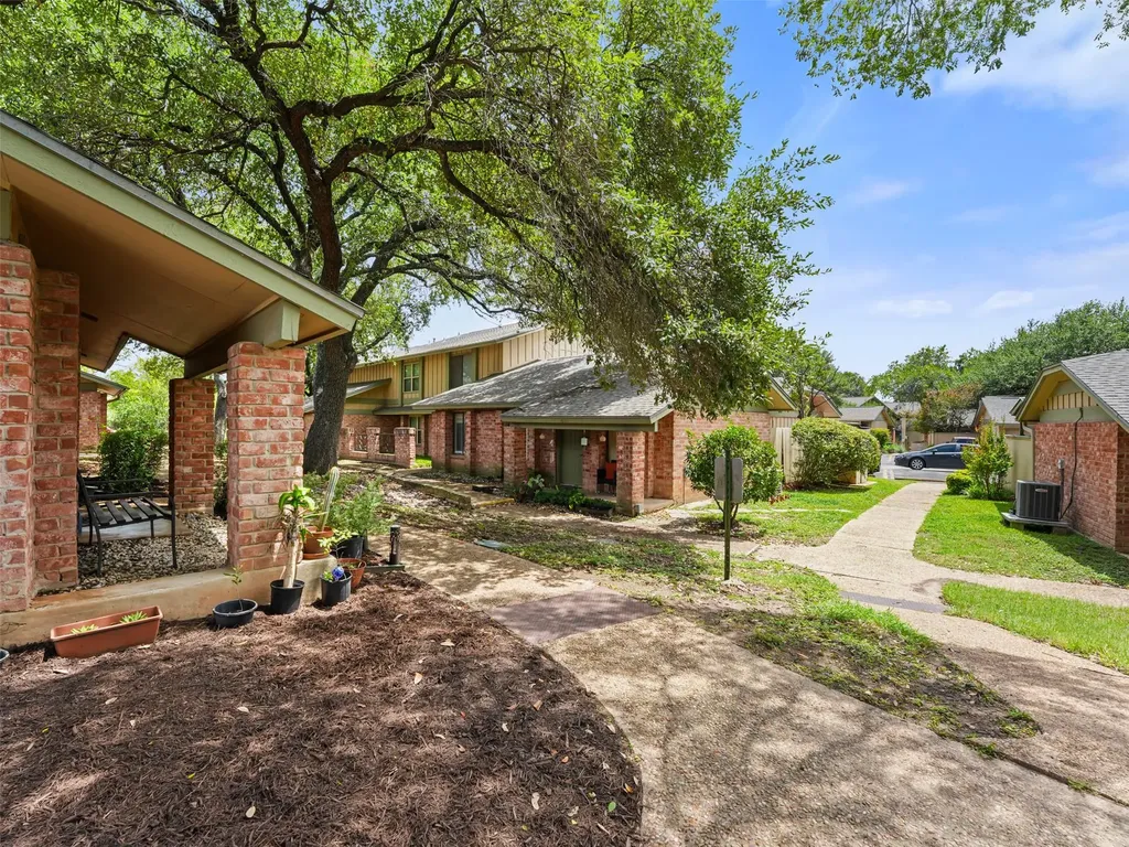 9622 Covey Ridge Lane Austin TX 78758