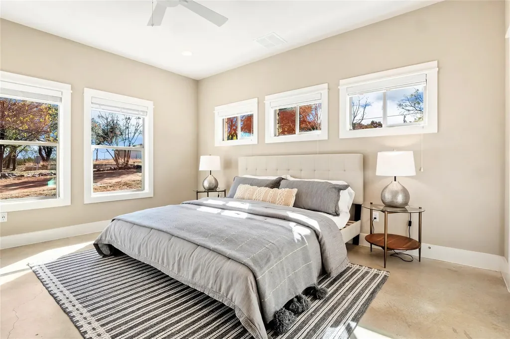 25400 Cove Drive Spicewood TX 78669