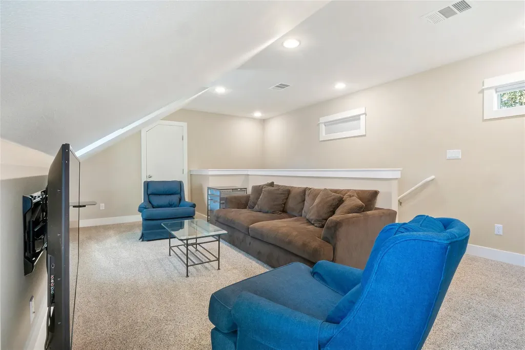 25400 Cove Drive Spicewood TX 78669