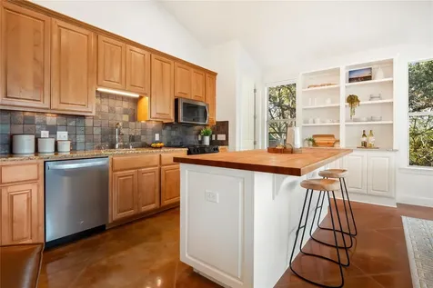 25400 Cove Drive Spicewood TX 78669