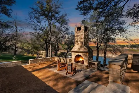 25400 Cove Drive Spicewood TX 78669