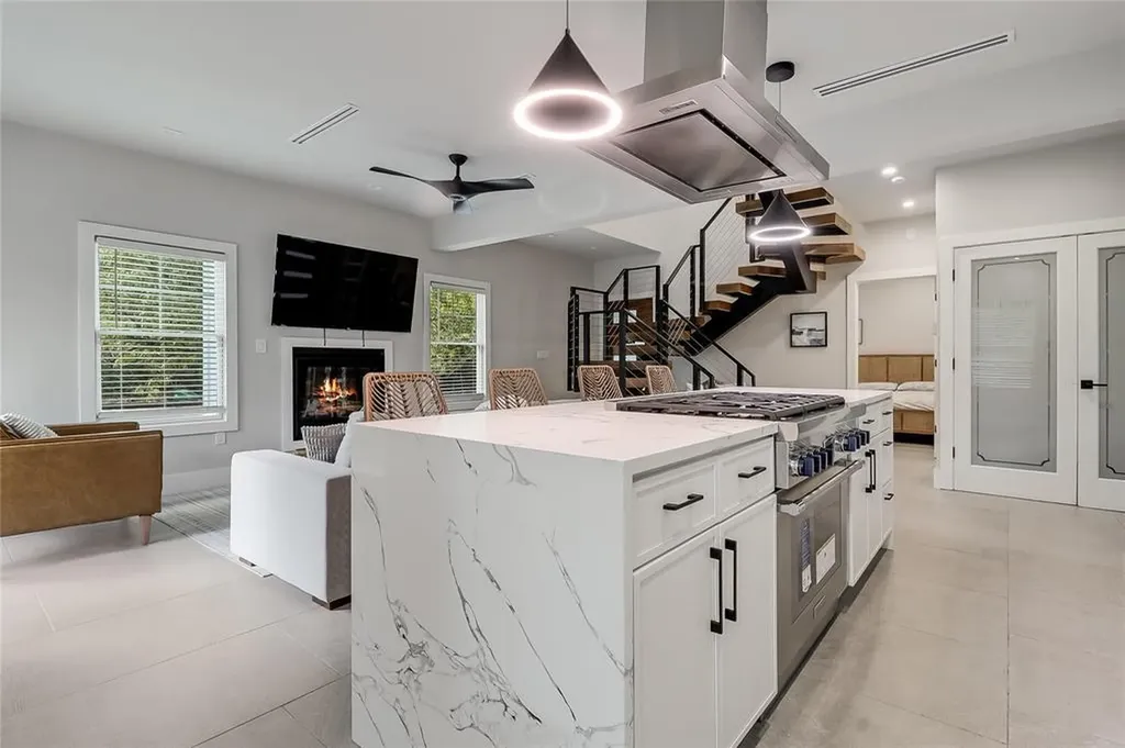 1111 W Annie Street Austin TX 78704