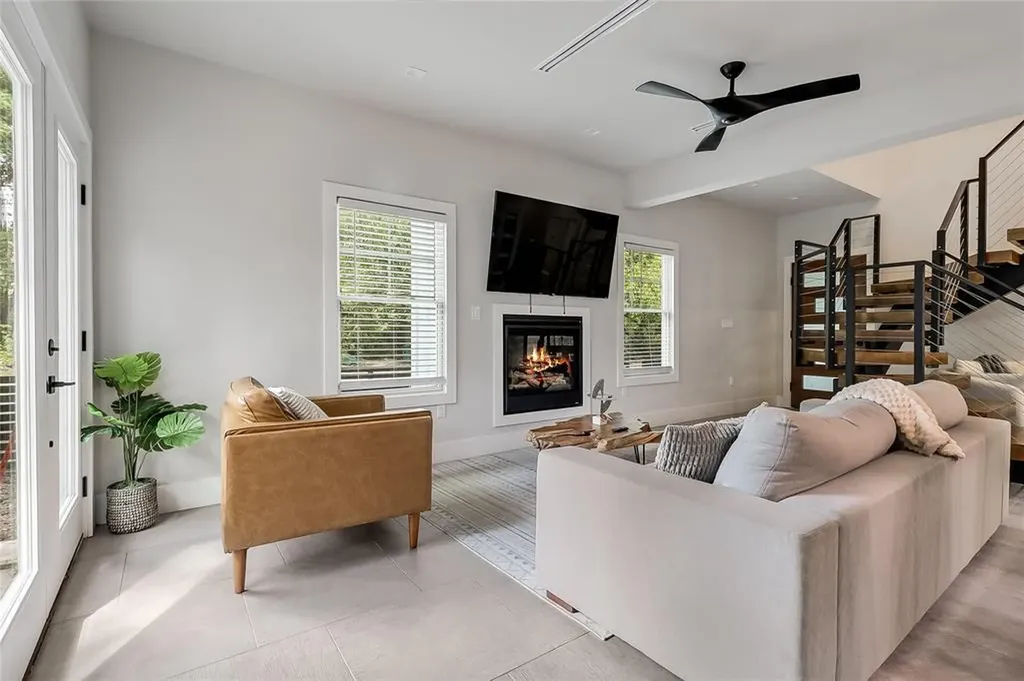 1111 W Annie Street Austin TX 78704