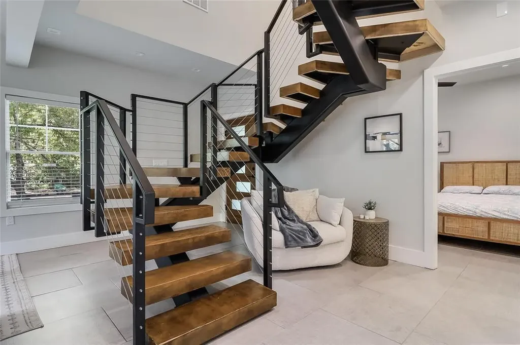 1111 W Annie Street Austin TX 78704