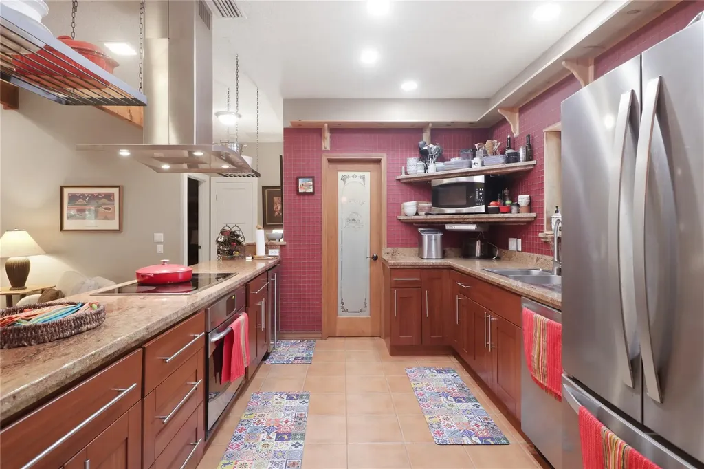 102 N Lake Hills Drive Austin TX 78733