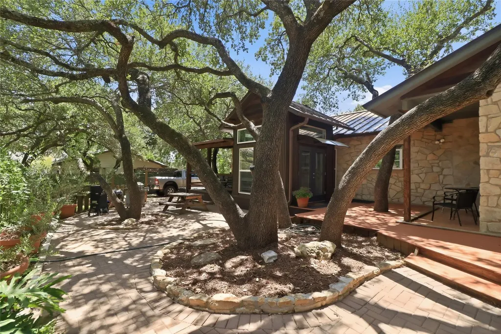 102 N Lake Hills Drive Austin TX 78733