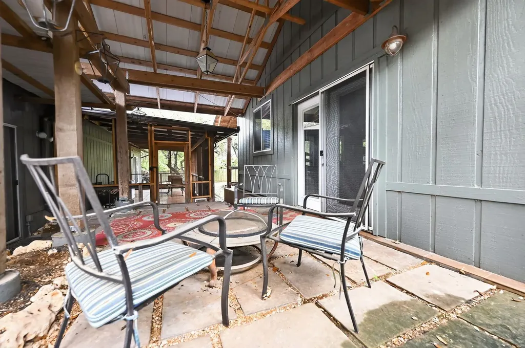 102 N Lake Hills Drive Austin TX 78733