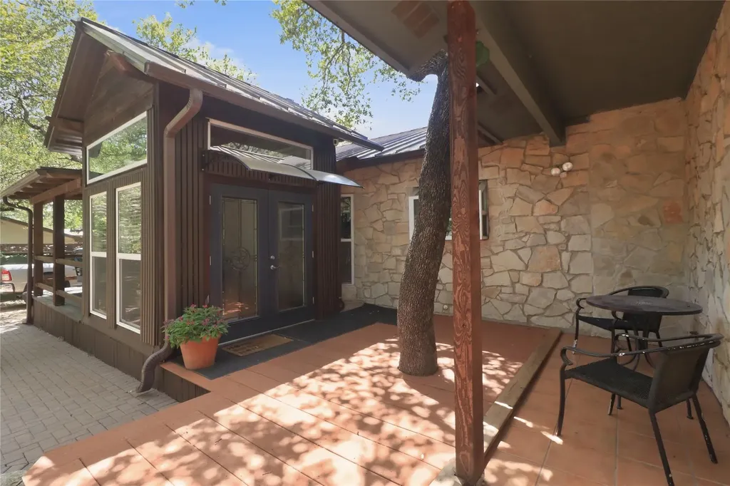 102 N Lake Hills Drive Austin TX 78733