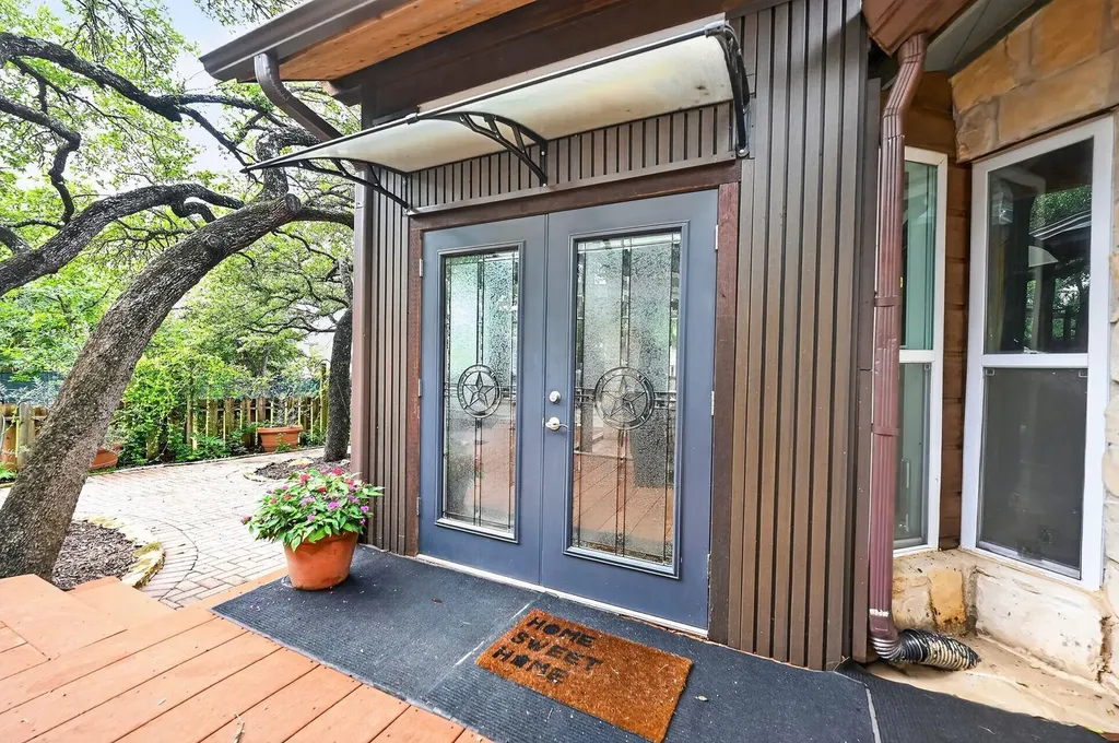 102 N Lake Hills Drive Austin TX 78733
