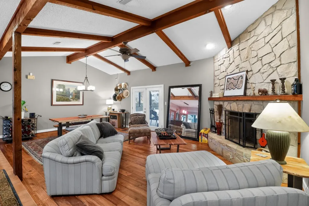 102 N Lake Hills Drive Austin TX 78733