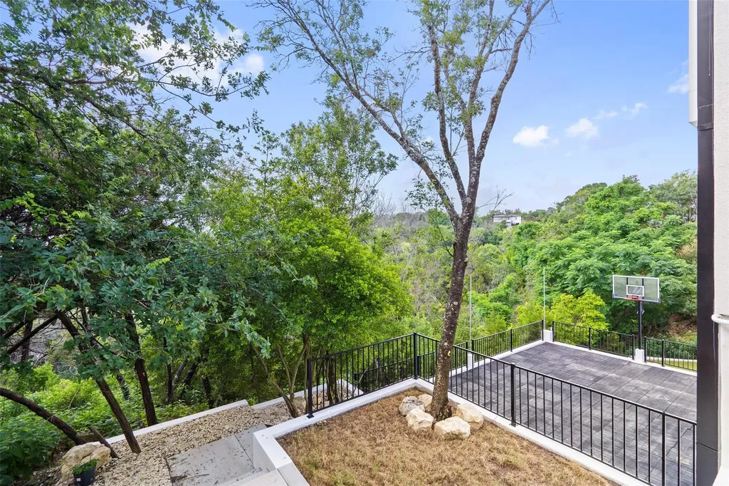 1501 Ridgecrest Drive Austin TX 78746