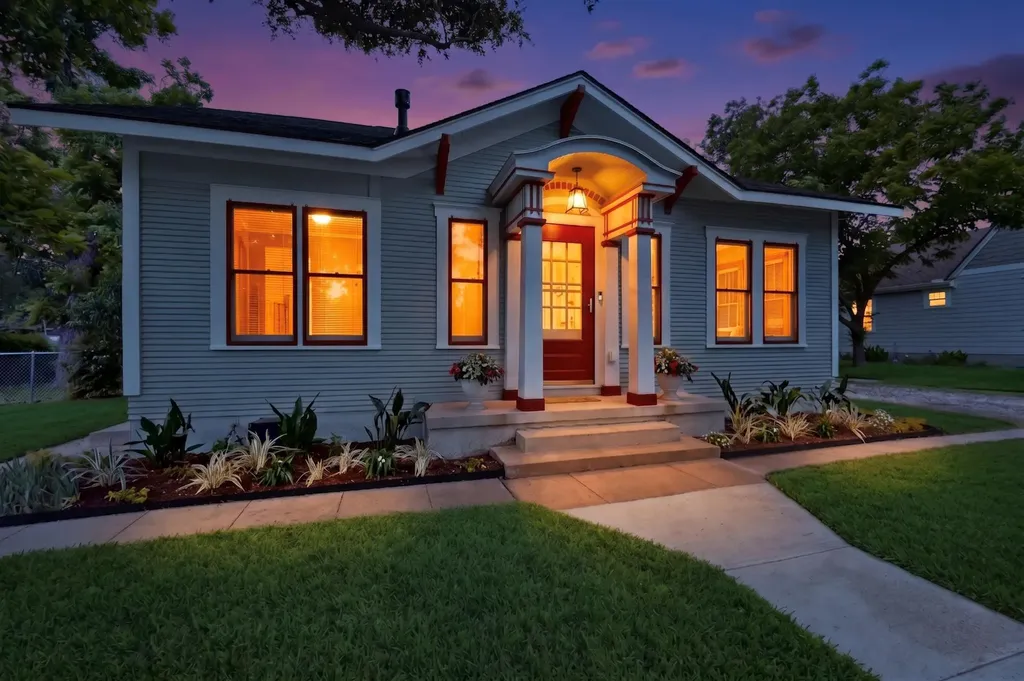 905 Howard Street Taylor TX 76574