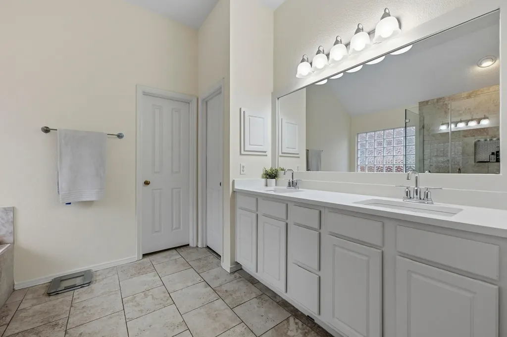 5313 Concho Creek Bend Austin TX 78735