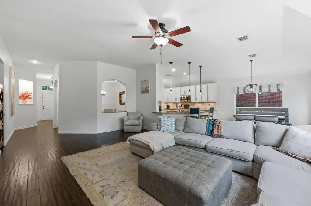 5313 Concho Creek Bend Austin TX 78735