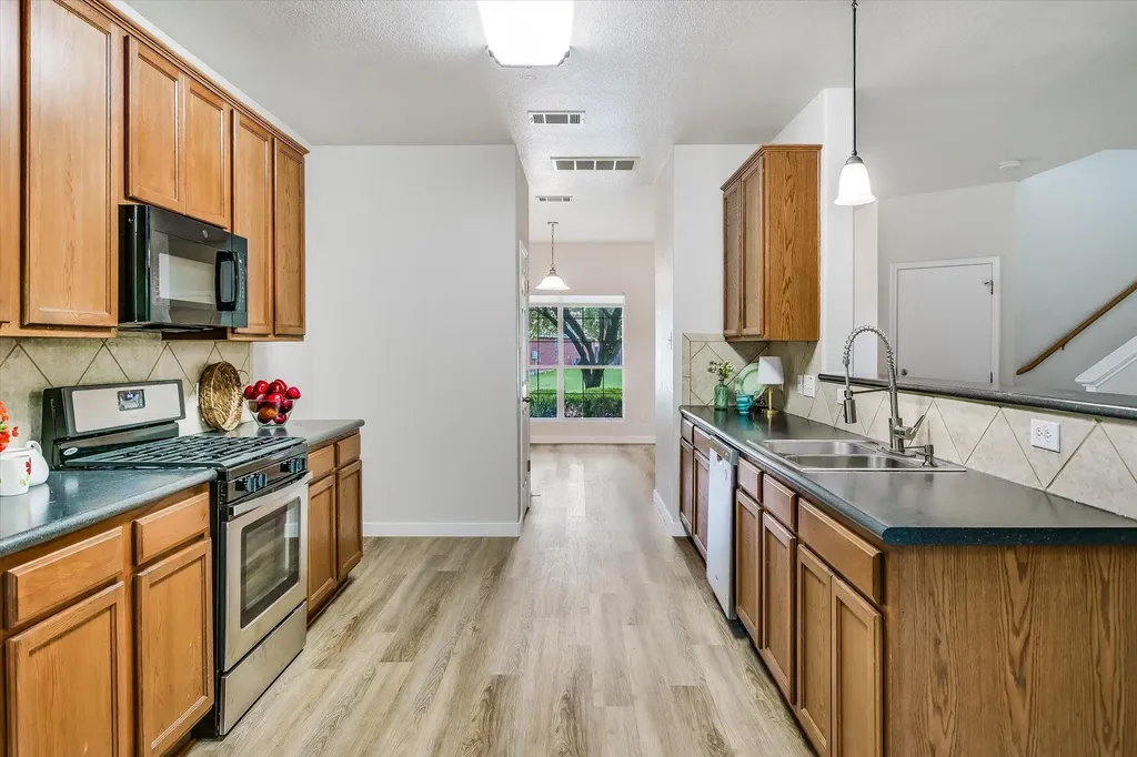 111 Dove Song Drive Leander TX 78641