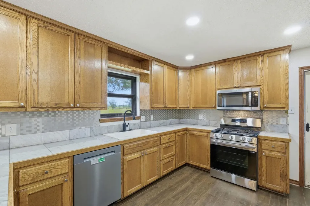 900 County Road 474 Elgin TX 78621