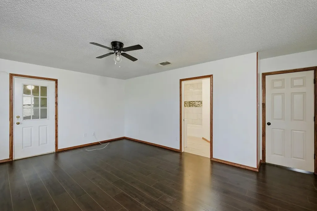 900 County Road 474 Elgin TX 78621