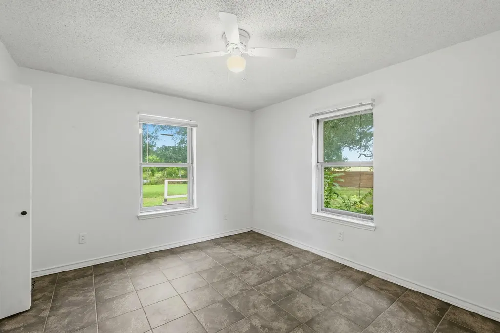 900 County Road 474 Elgin TX 78621