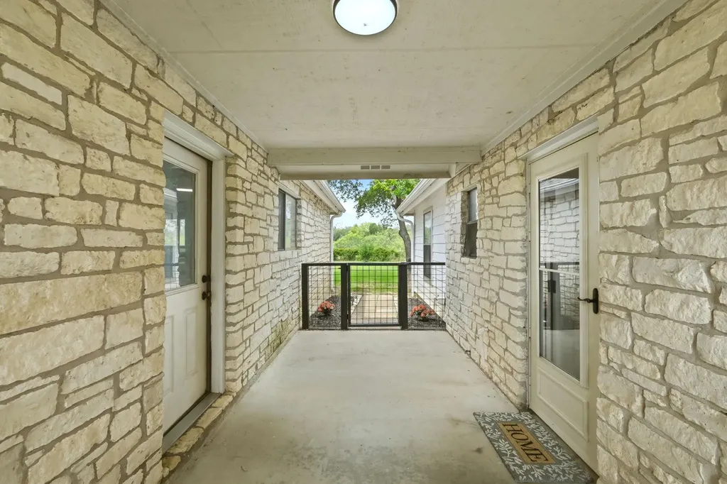 900 County Road 474 Elgin TX 78621