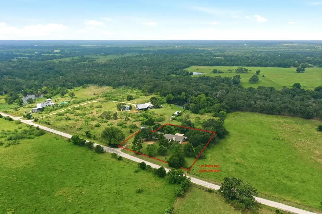 900 County Road 474 Elgin TX 78621