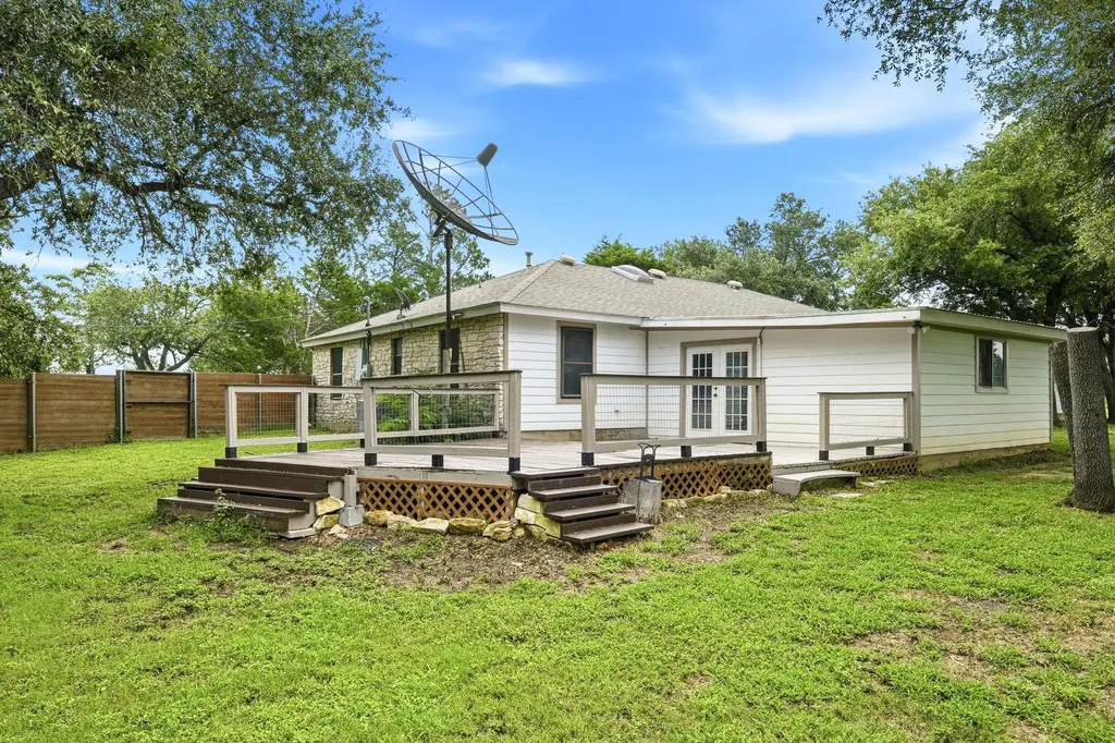 900 County Road 474 Elgin TX 78621