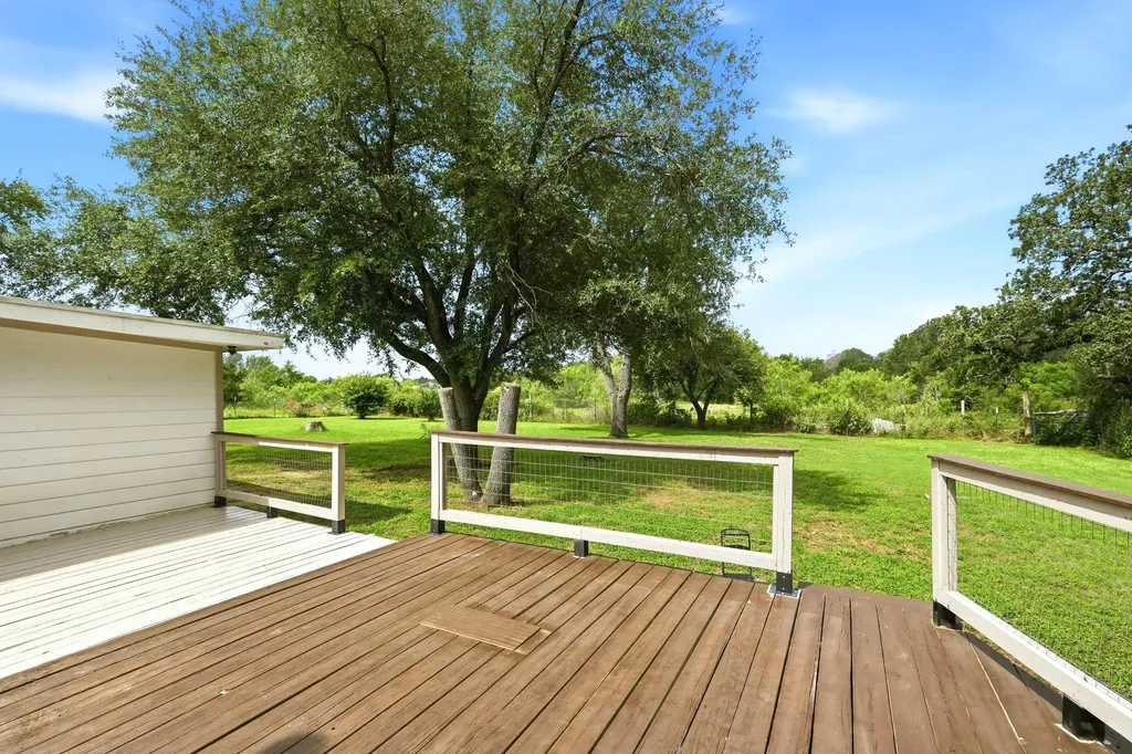 900 County Road 474 Elgin TX 78621