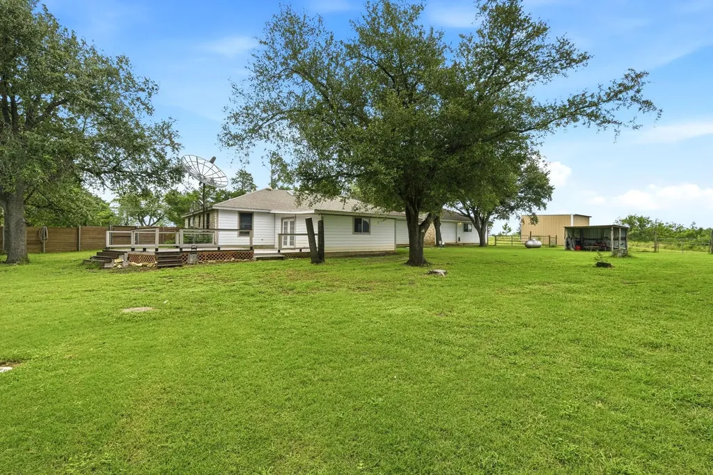 900 County Road 474 Elgin TX 78621
