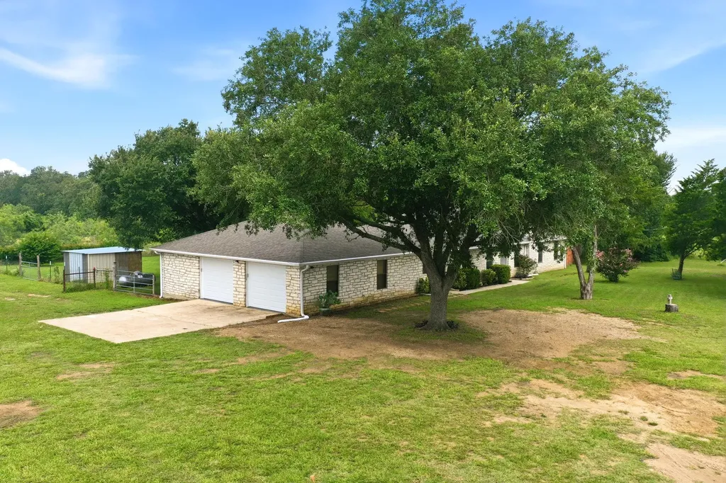 900 County Road 474 Elgin TX 78621