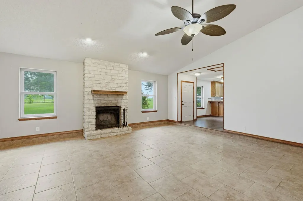 900 County Road 474 Elgin TX 78621