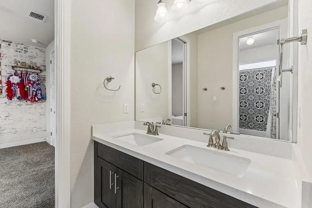 238 Arapaho Drive Kyle TX 78640