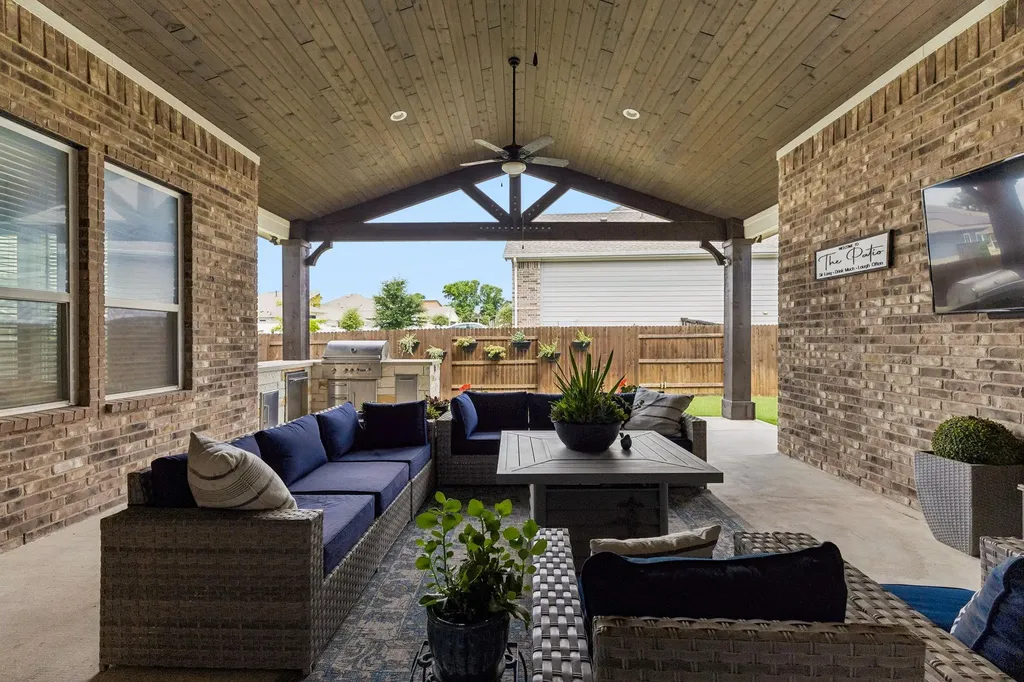 238 Arapaho Drive Kyle TX 78640