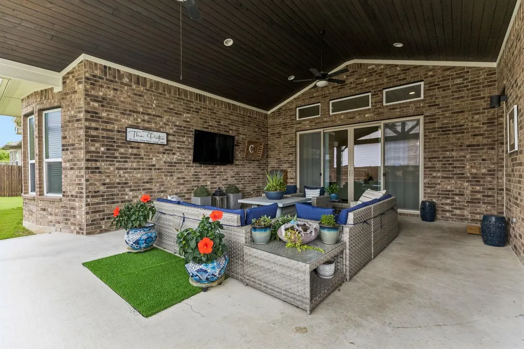 238 Arapaho Drive Kyle TX 78640