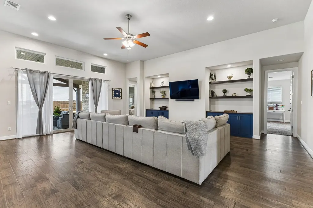 238 Arapaho Drive Kyle TX 78640