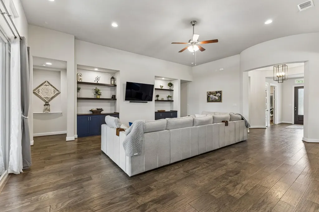 238 Arapaho Drive Kyle TX 78640