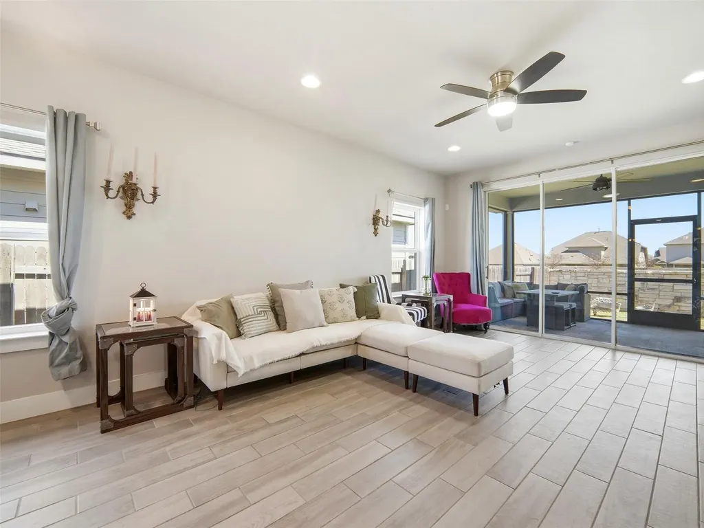 208 Winding Hollow Lane Georgetown TX 78628
