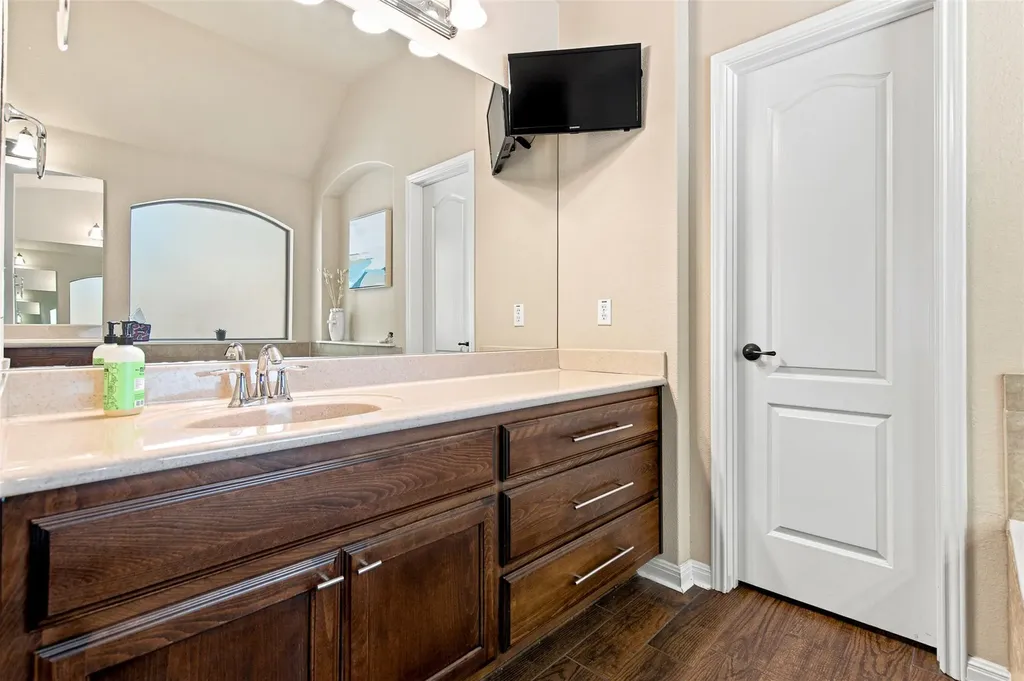 113 Courtland Circle Austin TX 78737