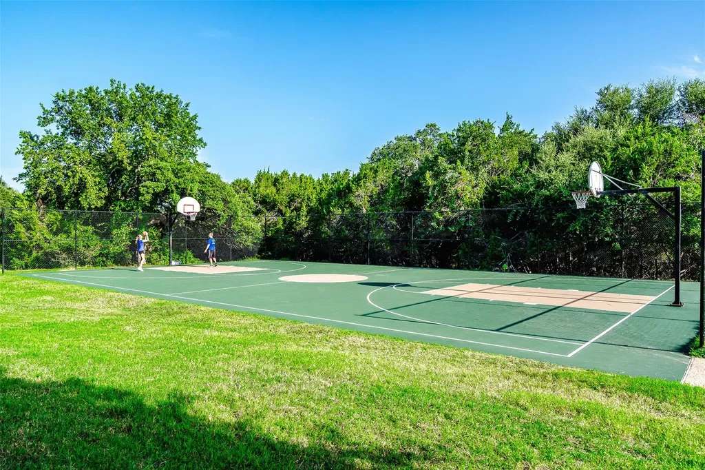 113 Courtland Circle Austin TX 78737