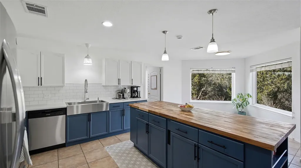 3744 Top Rock Lane Round Rock TX 78681