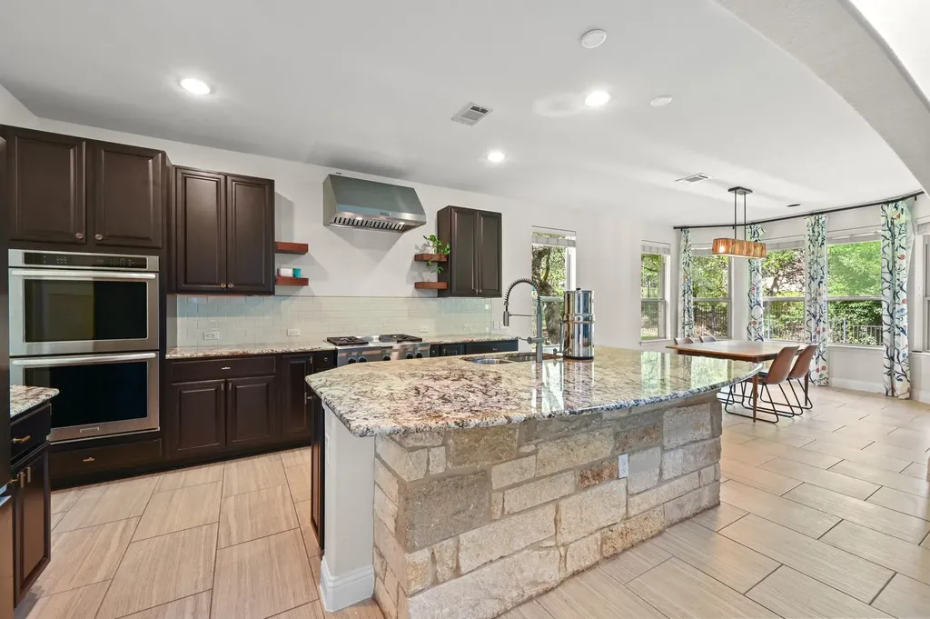 202 Duffy Lane Austin TX 78738