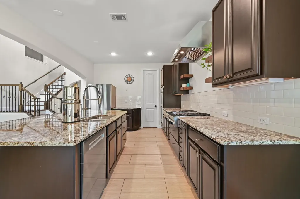 202 Duffy Lane Austin TX 78738