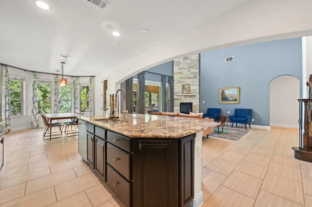 202 Duffy Lane Austin TX 78738